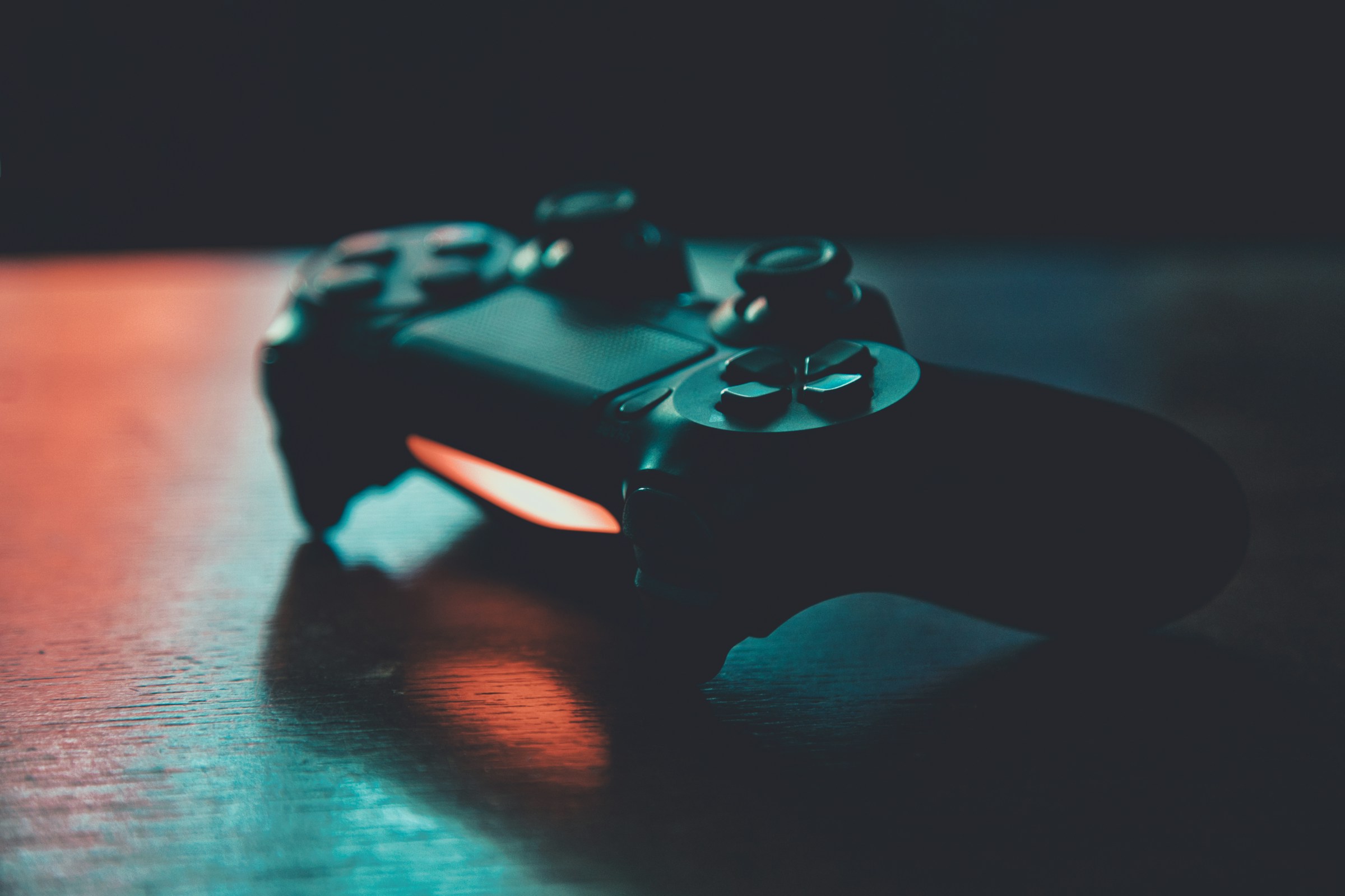 Read more about the article The Evolution of Gaming: From Pixels to Immersive Worlds